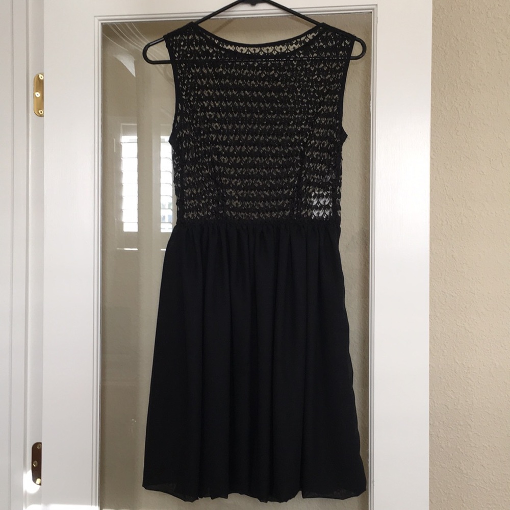 American Apparel Sleeveless Lace Chiffon Dress